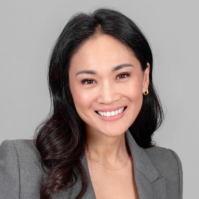 Suelynn Newcombe headshot
